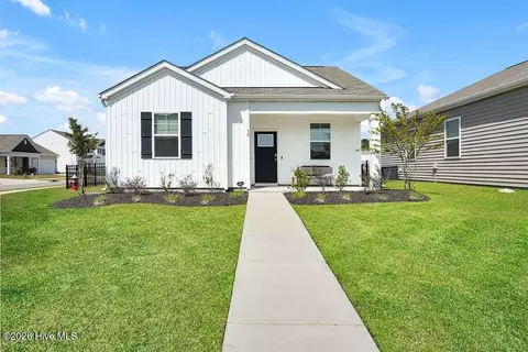 50 Roanoke Dr, Wilmington, NC 28411