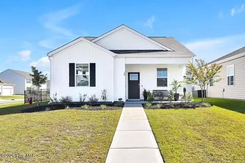 50 Roanoke Dr, Wilmington, NC 28411