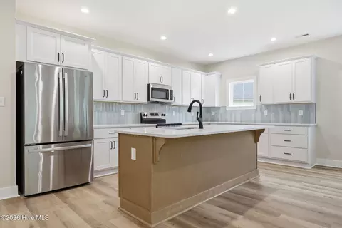 Kitchen - 160 Mallison Pl, Washington, NC 27889 photo 1 of 5