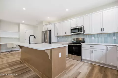 Kitchen - 160 Mallison Pl, Washington, NC 27889 photo 3 of 5