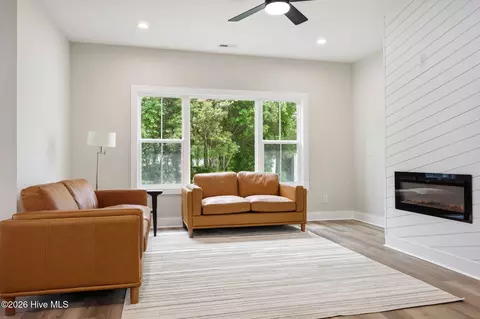 Living - 160 Mallison Pl, Washington, NC 27889 photo 3 of 3