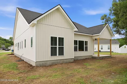 Exterior - 160 Mallison Pl, Washington, NC 27889 photo 7 of 7