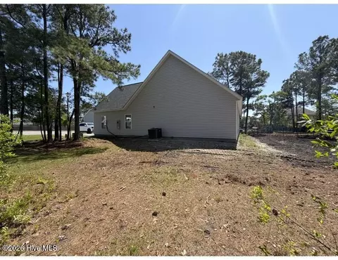 603 Pennywort Ct, Sneads Ferry, NC 28460