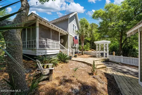 5 Grove Ct, Bald Head Island, NC 28461