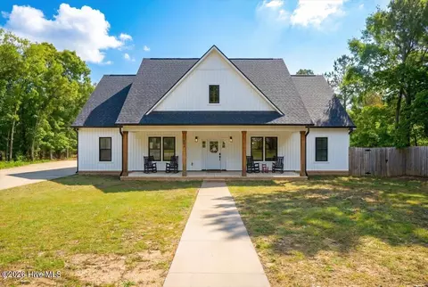 401 D L Phillips Ln, Broadway, NC 27505