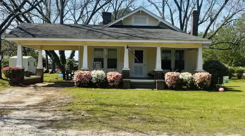 1011 Raleigh Rd, Clinton, NC 28328