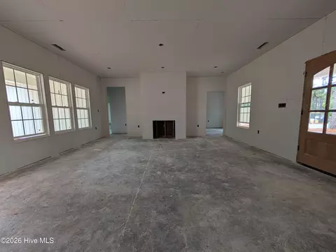 Living - 129 Laurel Oak Ln, Pinebluff, NC 28373 photo 3 of 4