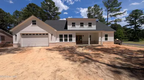 129 Laurel Oak Ln, Pinebluff, NC 28373