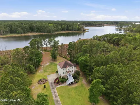 223 Bailey Pointe Dr, Belhaven, NC 27810
