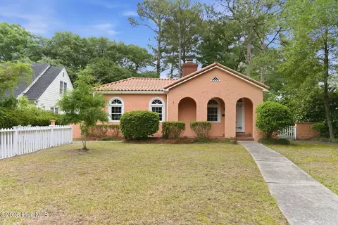 1411 Hawthorne Rd, Wilmington, NC 28403