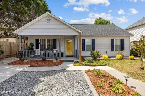 111 NW 10th St, Oak Island, NC 28465