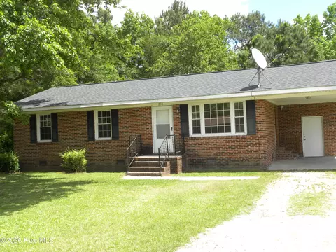 210 Russell Dr, Princeville, NC 27886