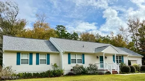 1908 Joslyn Dr, Morehead City, NC 28557