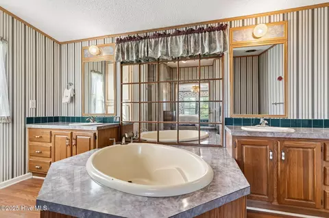 Bath - 1190 Sanders Rd, Benson, NC 27504 photo 5 of 6
