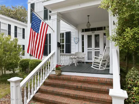 307 Ann St, Beaufort, NC 28516