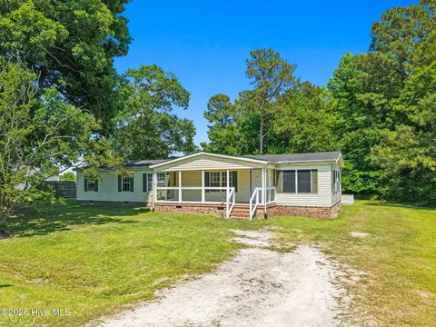 51 King Arthur Dr, Whiteville, NC 28472