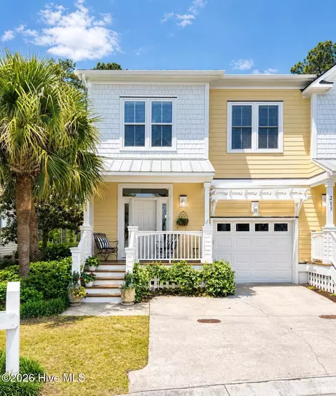 211 River Gate Ln, Wilmington, NC 28412