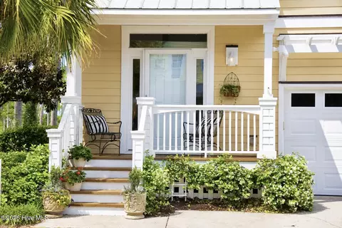 211 River Gate Ln, Wilmington, NC 28412
