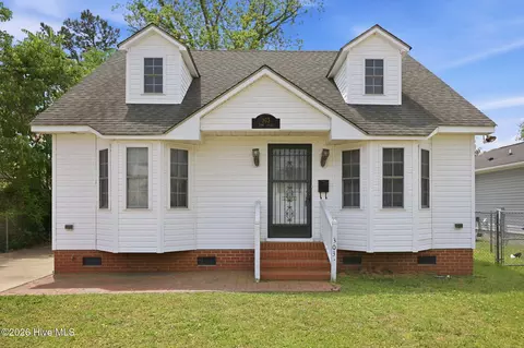 303 Dobbs St, Hertford, NC 27944