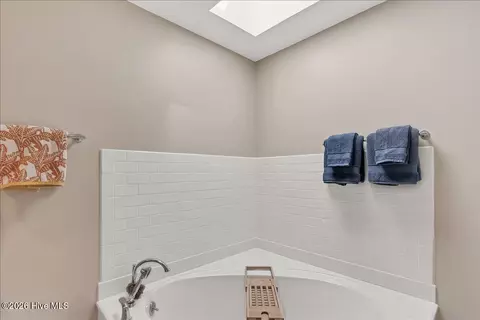 Bath - 18 Lochdon Ct, Pinehurst, NC 28374 photo 2 of 13