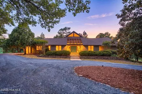 18 Lochdon Ct, Pinehurst, NC 28374