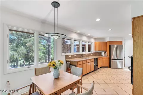 Kitchen - 18 Lochdon Ct, Pinehurst, NC 28374 photo 5 of 7