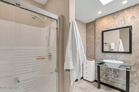 Bath - 18 Lochdon Ct, Pinehurst, NC 28374 photo 3 of 13