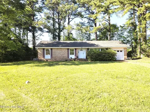 513 Birchwood Ct, Jacksonville, NC 28546