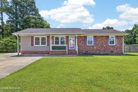 8 Sheffield Rd, Jacksonville, NC 28546