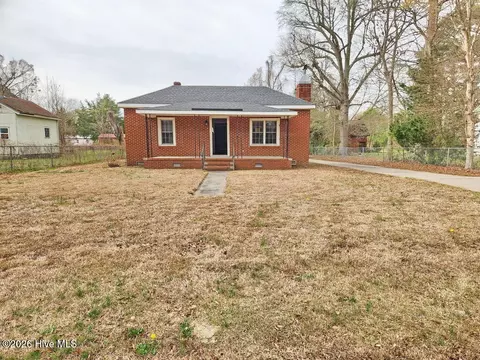 402 N Front St, Hamilton, NC 27840