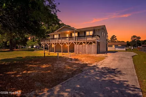 109 Gull Dr, Sneads Ferry, NC 28460