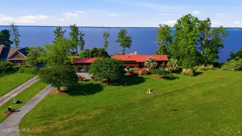 1 Nicklaus Dr, New Bern, NC 28560