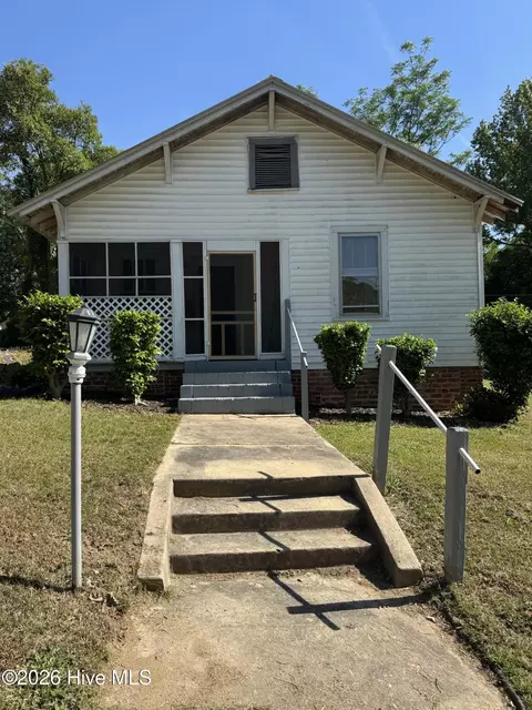 302 Robinson St, Rockingham, NC 28379
