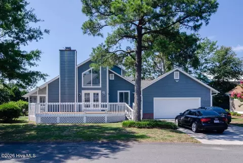 901 Seafarer Dr, Carolina Beach, NC 28428