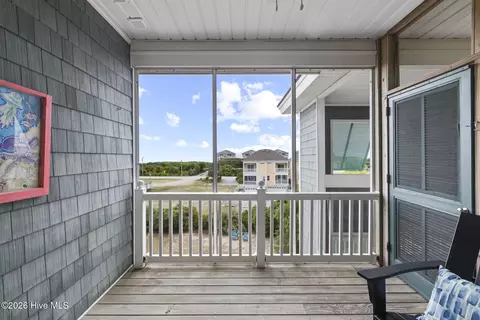 112 Oakleaf Dr #1003-A, Pine Knoll Shores, NC 28512