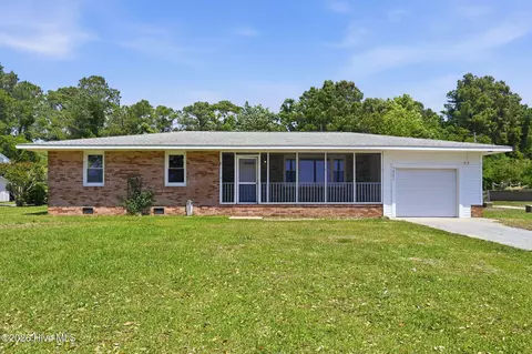 221 Charles Creek Rd Ext, Sneads Ferry, NC 28460