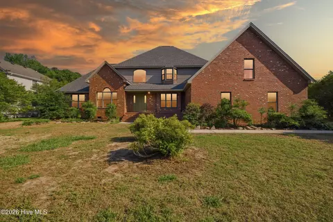 110 Carotauk Dr, Currituck, NC 27929