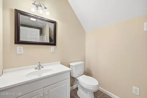 Bath - 66 Warrens Way, Chocowinity, NC 27817 photo 3 of 4
