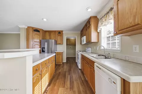 Kitchen - 66 Warrens Way, Chocowinity, NC 27817 photo 4 of 4
