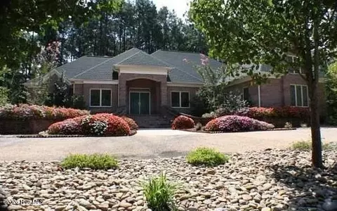 103 Rappahannock Dr, Chocowinity, NC 27817
