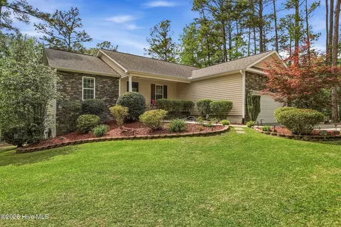 708 N Glenwood Trl, Southern Pines, NC 28387