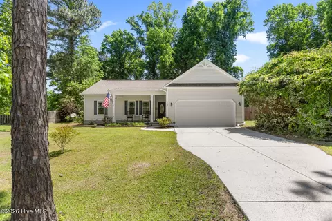 118 Bayside Dr, Sneads Ferry, NC 28460