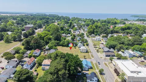 202 E Albemarle St, Edenton, NC 27932 photo 2