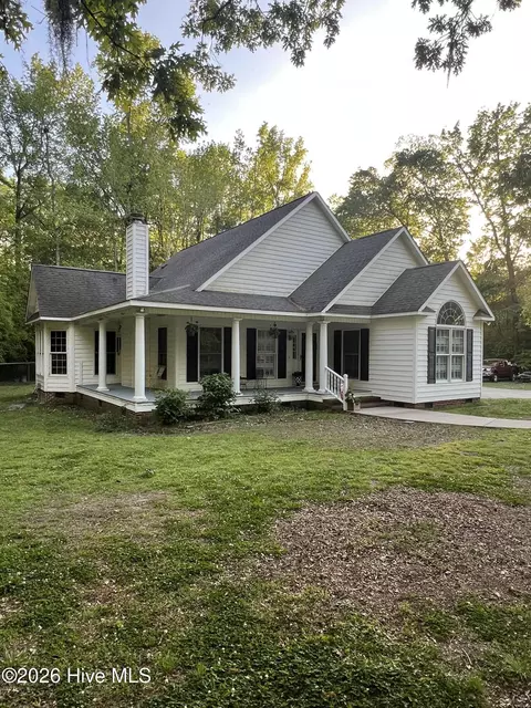 169 Bradshaw Rd, Bladenboro, NC 28320