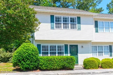 34 Pirates Cove Dr, Swansboro, NC 28584