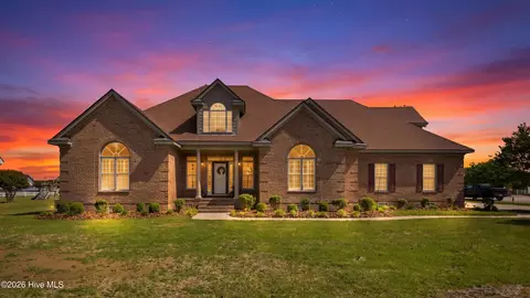 6301 Waters Edge Dr, Rocky Mount, NC 27803
