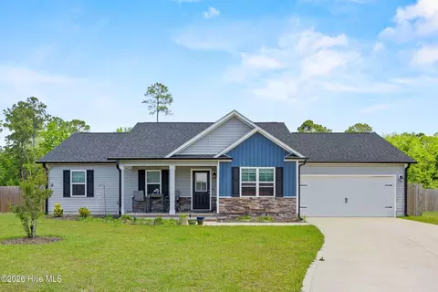 811 E Warner Ct, Hubert, NC 28539