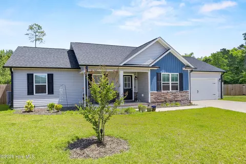 811 E Warner Ct, Hubert, NC 28539