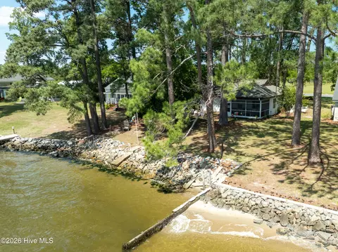 Exterior - 1963 Bayview Rd, Bath, NC 27808 photo 6 of 15
