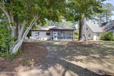 1963 Bayview Rd, Bath, NC 27808